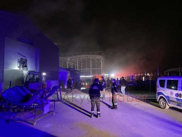 Traktör fabrikası'nın içinde bulunan otomotiv boyahanesinde yangın