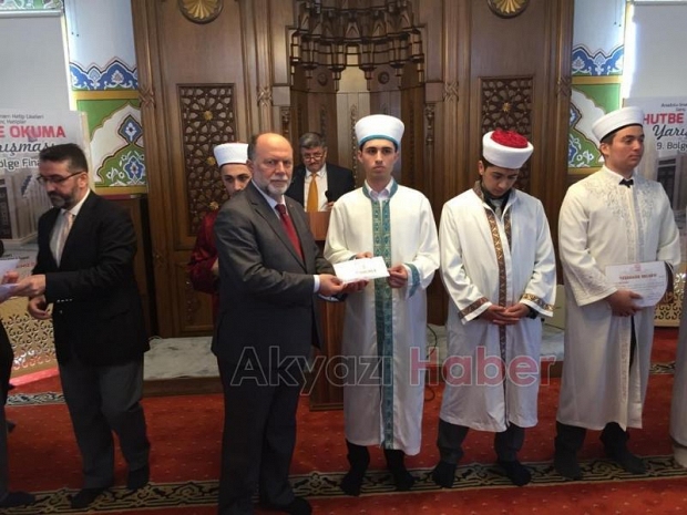 Genç Hatipler Hutbe Okuma Yarışması ikincisi Akyazı'dan