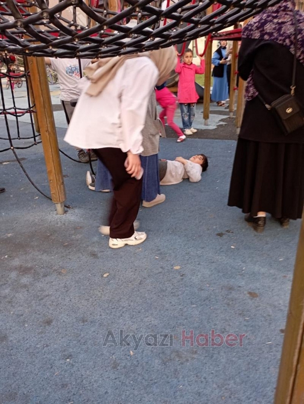 Parkta oynarken hastanelik oldu