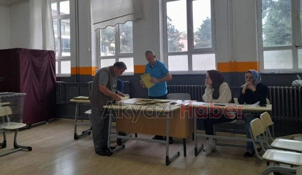 Sandıklar açıldı, oy sayımına geçildi