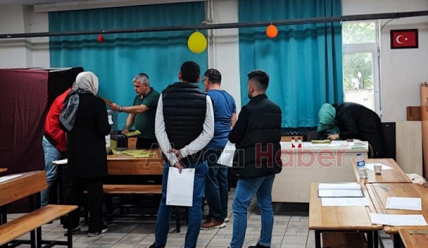 Sandıklar açıldı, oy sayımına geçildi