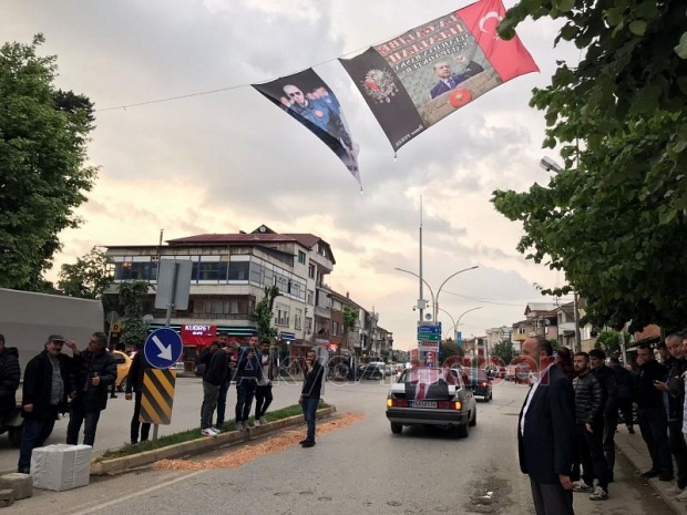 Akyazı'da kutlamalar başladı