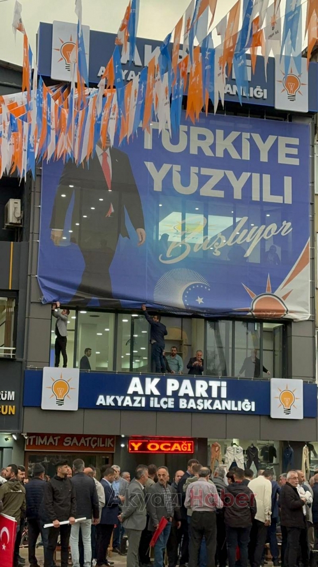 Akyazı'da kutlamalar başladı