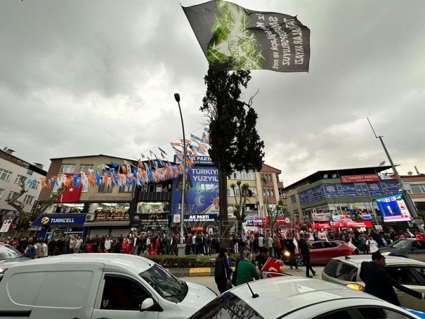 Akyazı'da kutlamalar başladı