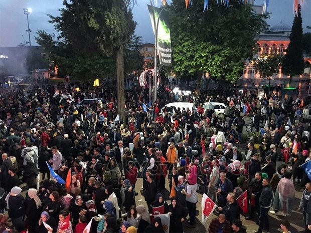 Akyazı'da kutlamalar başladı