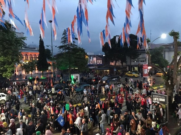 Akyazı'da kutlamalar başladı