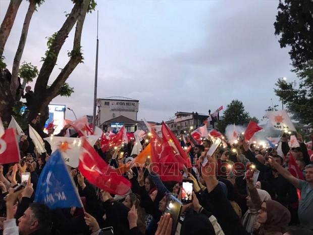 Akyazı'da kutlamalar başladı