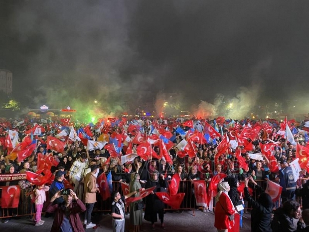 Cumhurbaşkanı Erdoğan'ın seçim zaferi Sakarya'da böyle kutlandı