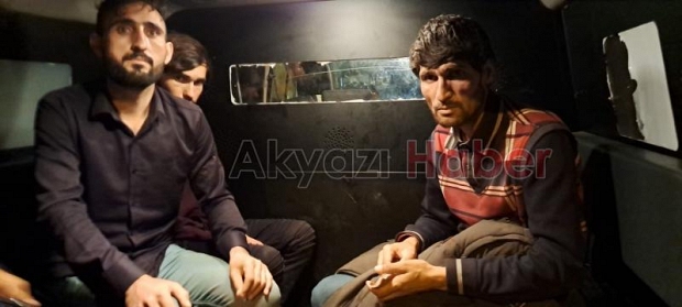 Akyazı'da kaçak 4 Afgan yakalandı, kaçan 2'si aranıyor
