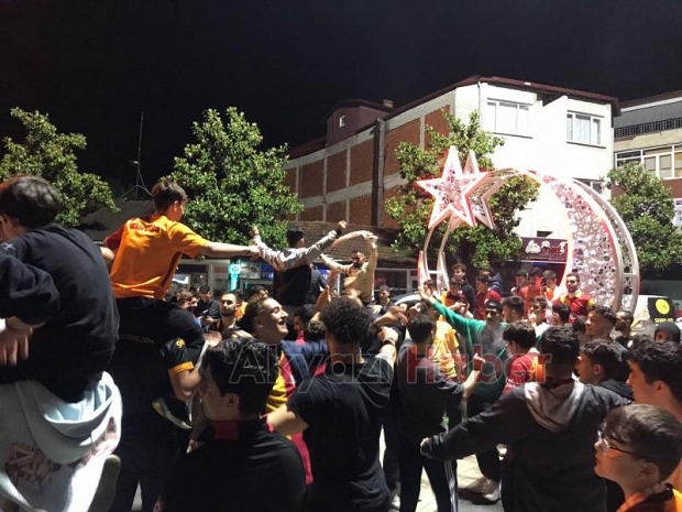 Galatasaray’ın şampiyonluğu Akyazı'da kutlandı