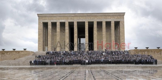 ATSO yönetimi Anıtkabir'deki törene katıldı