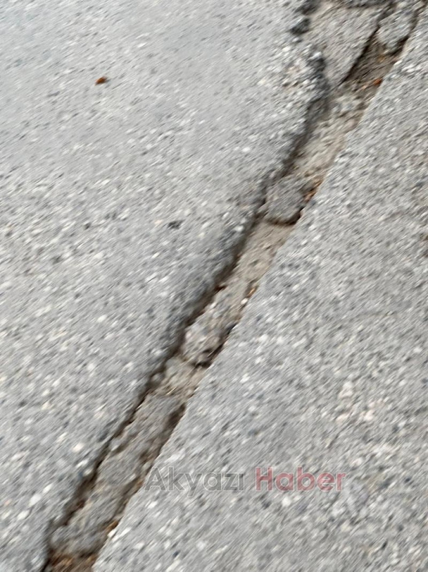 İlçe Merkezinde yollar içler acısı