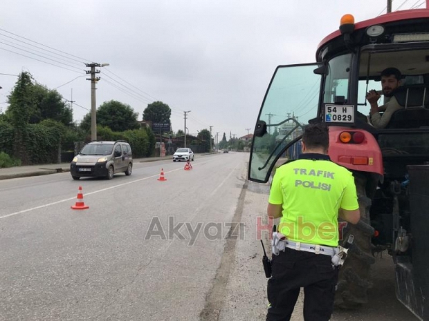 Akyazı'da Trafik uygulaması yapıldı