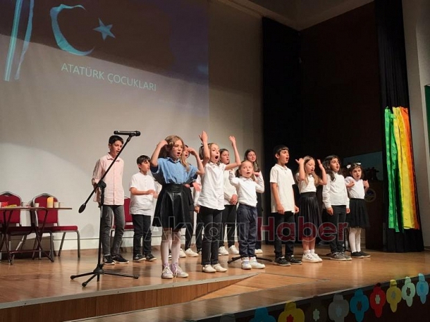 Akyazı SGM’de yılsonu programı coşkusu