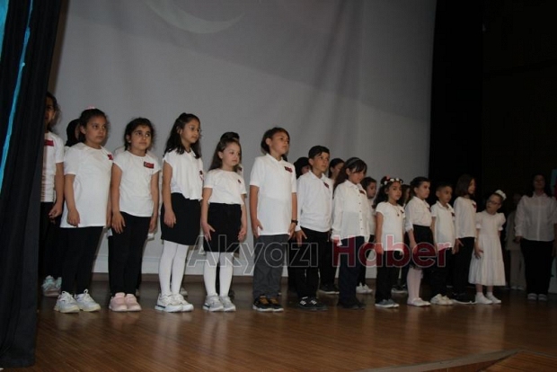 Akyazı SGM’de yılsonu programı coşkusu