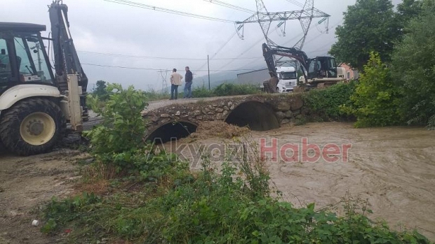 Şiddetli yağış Dokurcunu vurdu