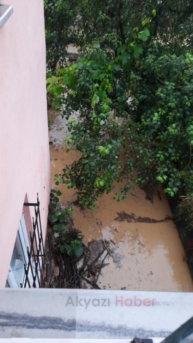 Şiddetli yağış Dokurcunu vurdu