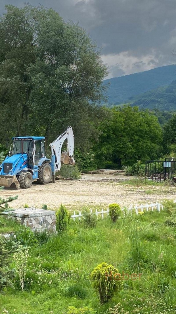 Akyazıda sel pek çok mahalleyi vurdu