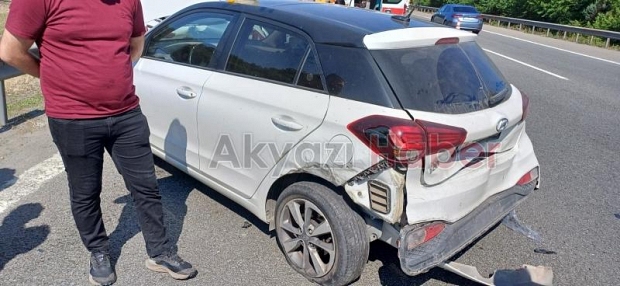 Otoyolda 5 araçlı  zincirleme kaza