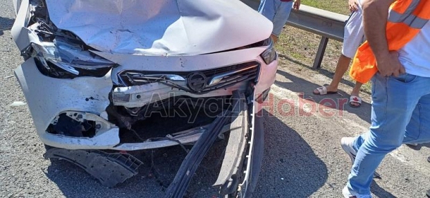 Otoyolda 5 araçlı  zincirleme kaza