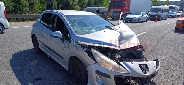 Otoyolda 5 araçlı  zincirleme kaza