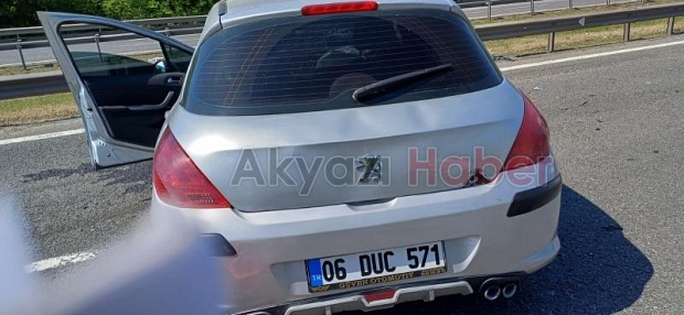 Otoyolda 5 araçlı  zincirleme kaza
