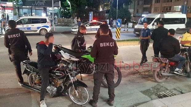 Akyazı İlçe Emniyet Müdürlüğü ekiplerinden Motosiklet uygulaması