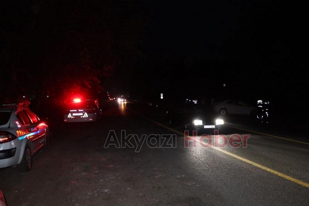Akyazıda feci kaza: 4 yaralı