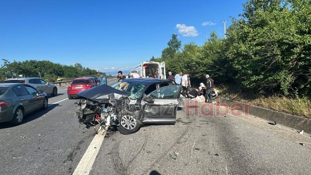 otoyolda kaza 12 yaralı