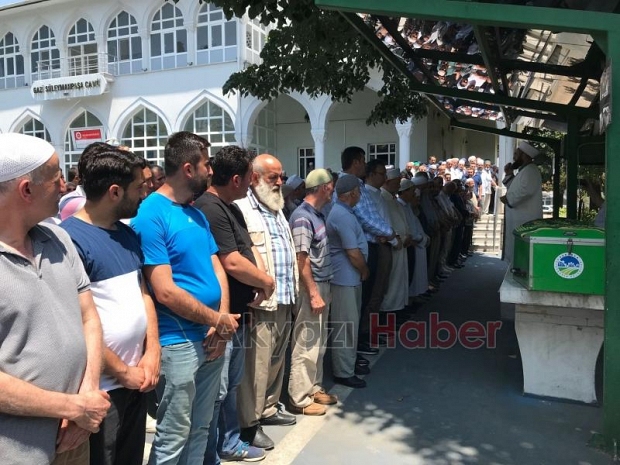 Bekir Akarsu dualarla toprağa verildi