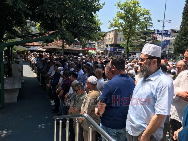 Bekir Akarsu dualarla toprağa verildi