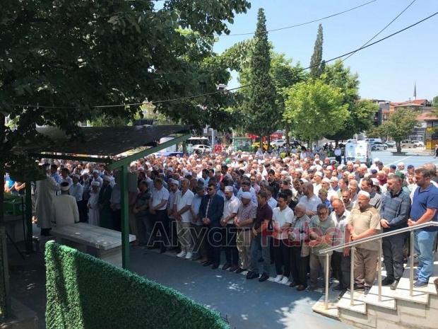 Bekir Akarsu dualarla toprağa verildi
