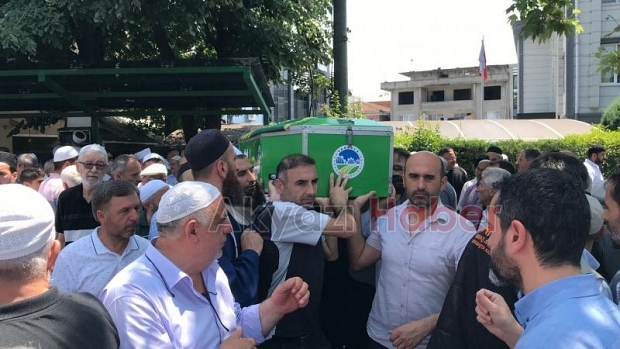 Bekir Akarsu dualarla toprağa verildi