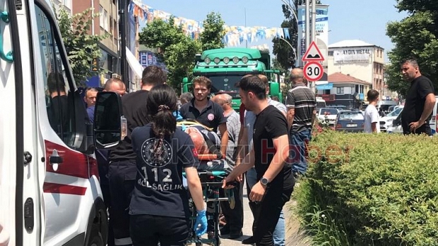 Aracın aynasının çarptığı motosikletli düşüp yaralandı