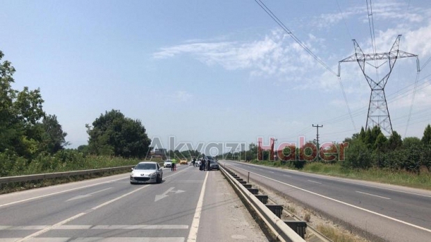 Otomobiller çarpıştı