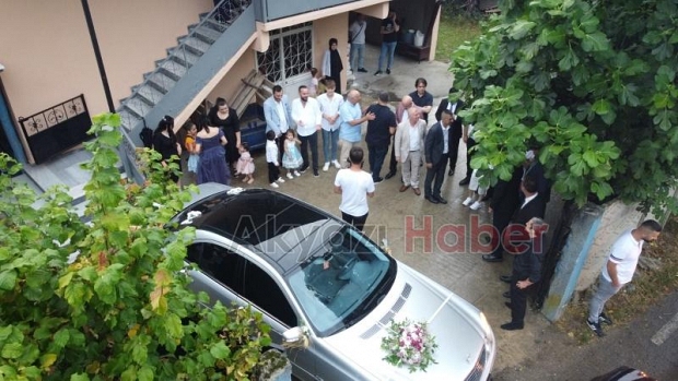 Naim Yolcu hayatını Esra Akgül ile birleştirdi
