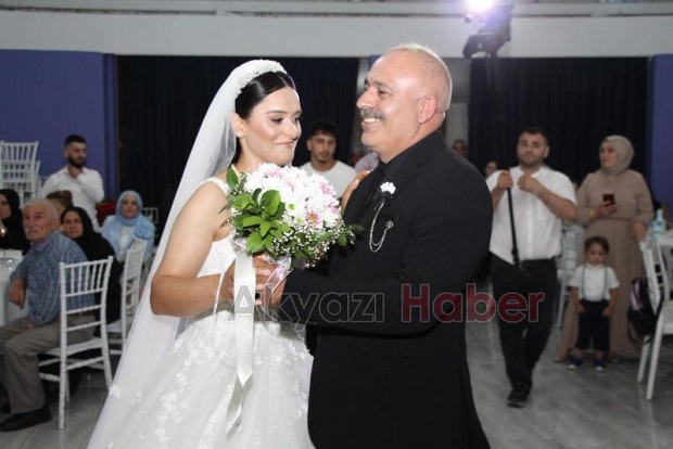 Naim Yolcu hayatını Esra Akgül ile birleştirdi