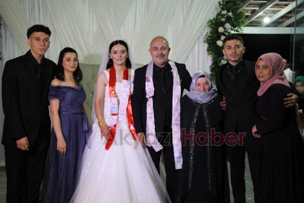 Naim Yolcu hayatını Esra Akgül ile birleştirdi