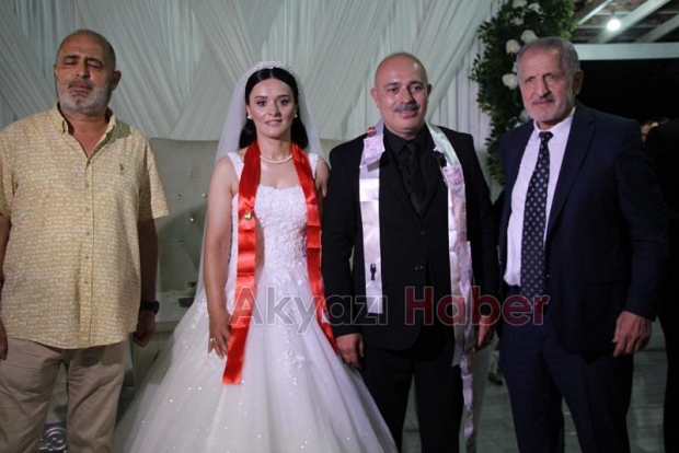 Naim Yolcu hayatını Esra Akgül ile birleştirdi
