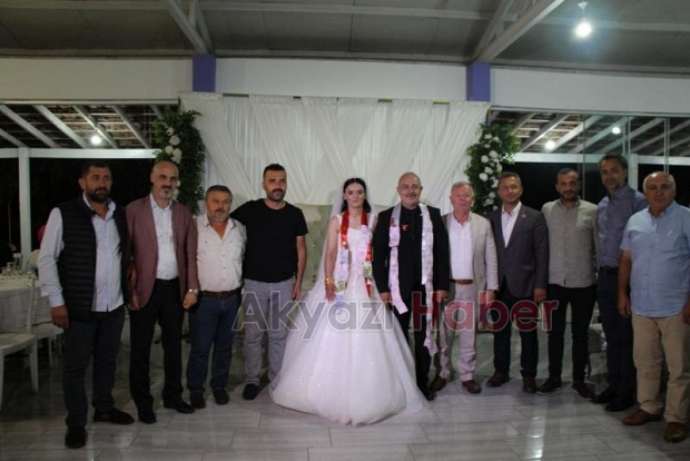 Naim Yolcu hayatını Esra Akgül ile birleştirdi