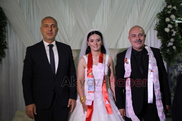 Naim Yolcu hayatını Esra Akgül ile birleştirdi