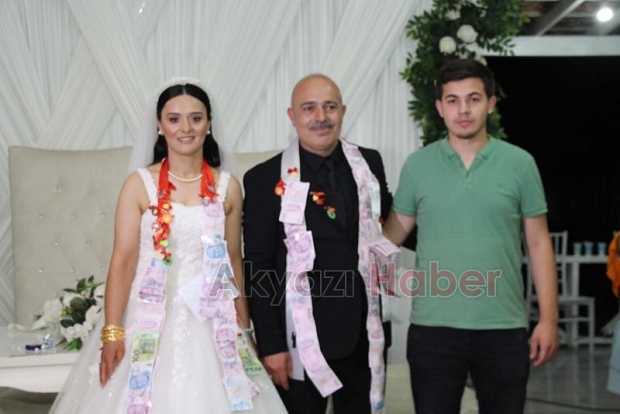 Naim Yolcu hayatını Esra Akgül ile birleştirdi
