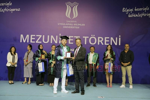 SUBÜ 2.665 öğrencisini coşkulu törenle mezun etti