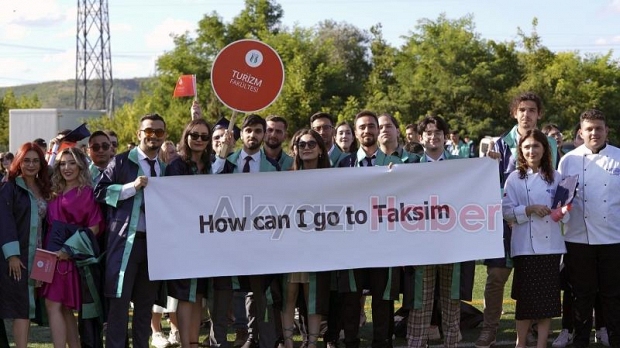 SUBÜ 2.665 öğrencisini coşkulu törenle mezun etti
