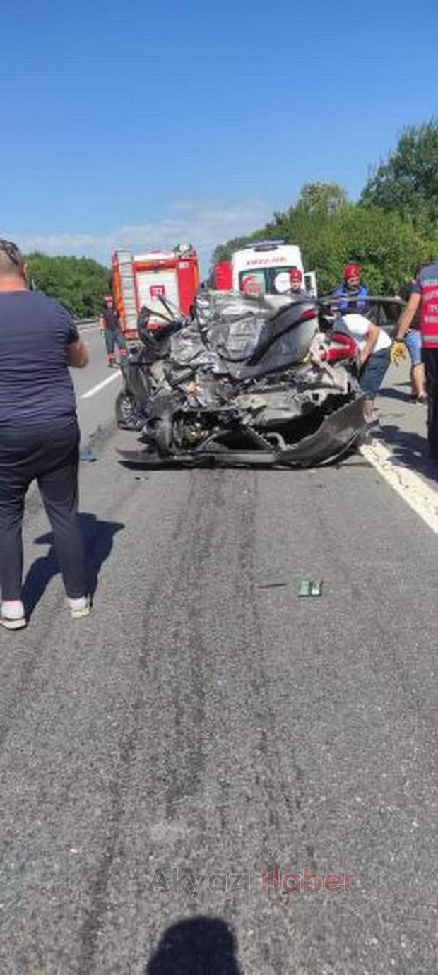 Otoyolda tır otomobili biçti