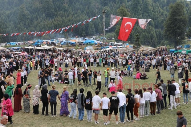 Acelle Yayla Şenlikleri bayram havasında geçiyor