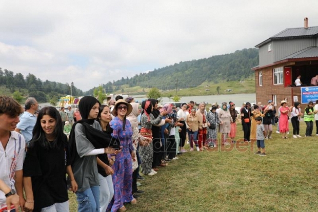 Acelle Yayla Şenlikleri bayram havasında geçiyor