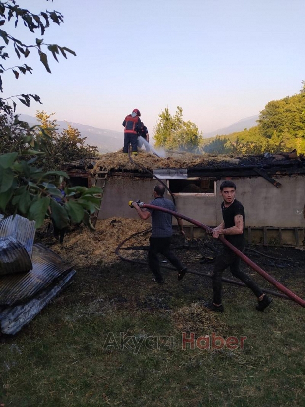 Yeni aldığı samanlar yandı