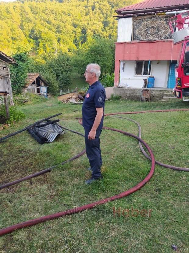 Yeni aldığı samanlar yandı