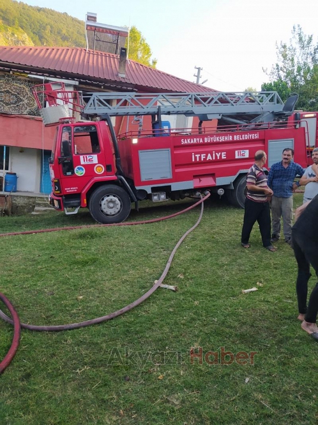 Yeni aldığı samanlar yandı